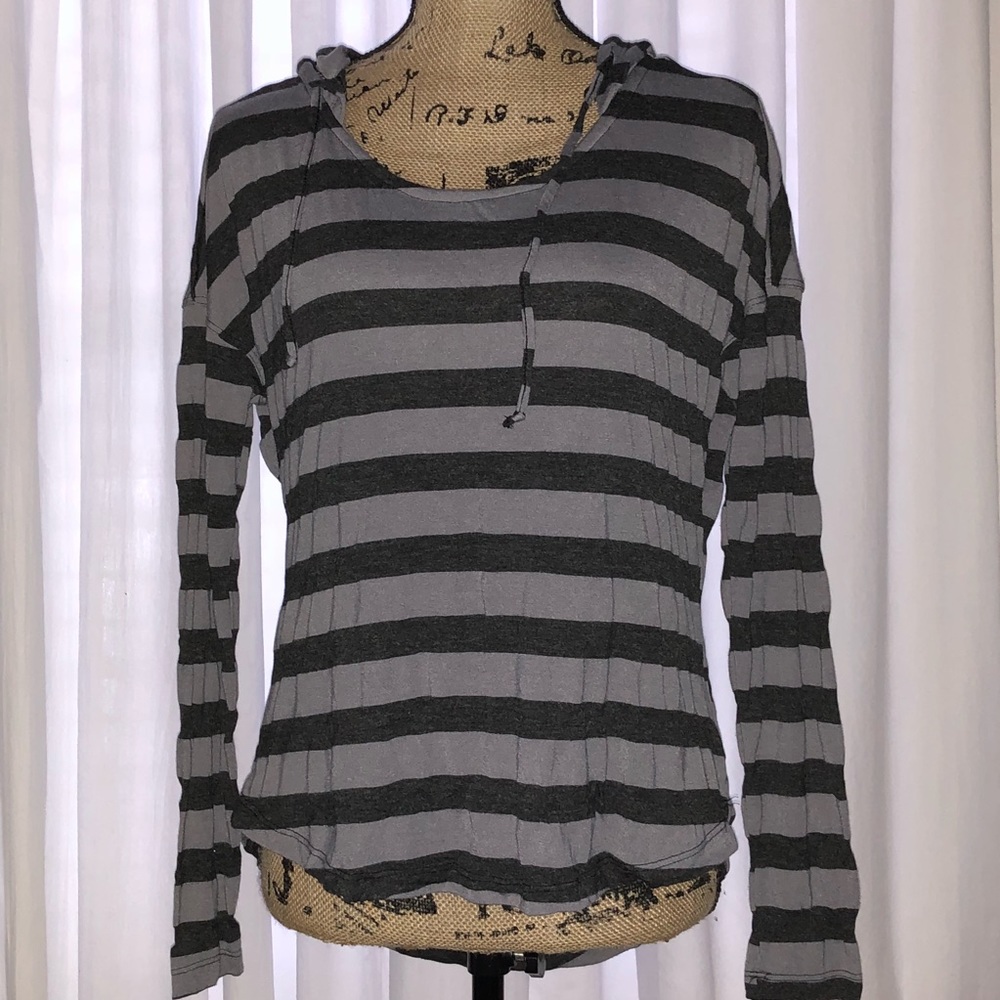 Long sleeve hoodie shirt